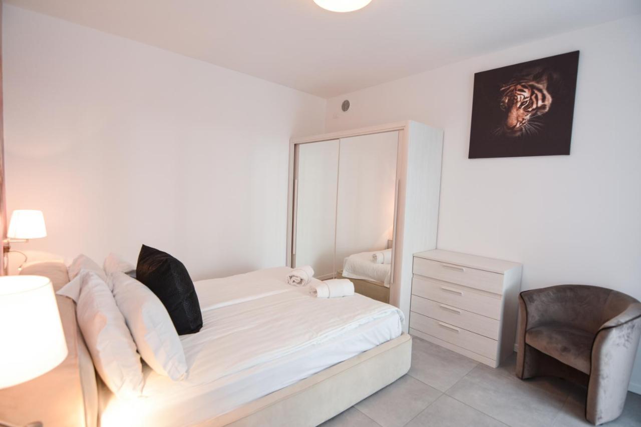 Sunset Lodge - Enjoy Holiday Garda  Buitenkant foto
