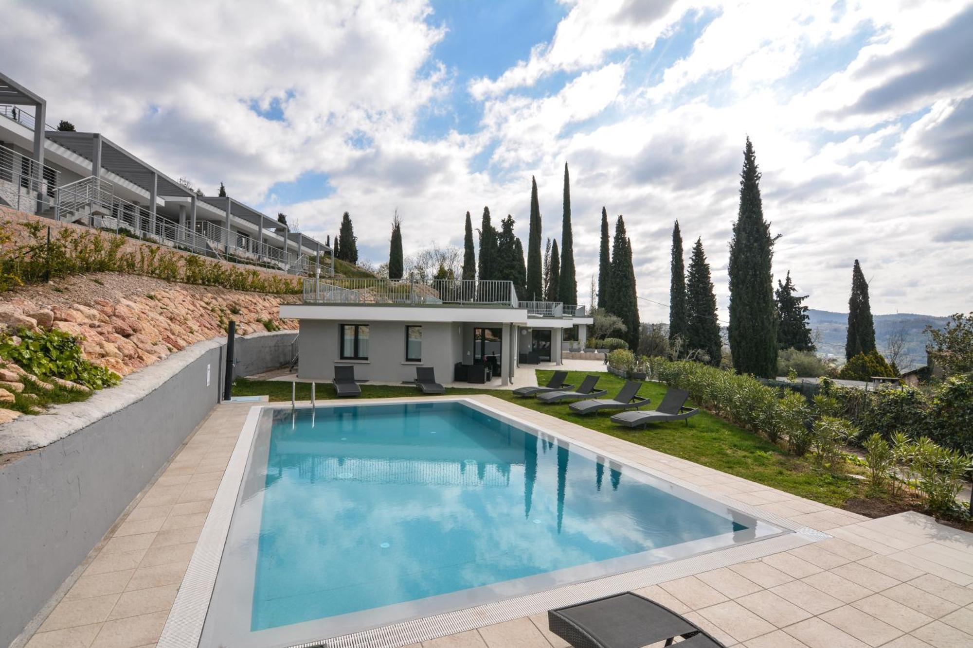 Sunset Lodge - Enjoy Holiday Garda  Buitenkant foto