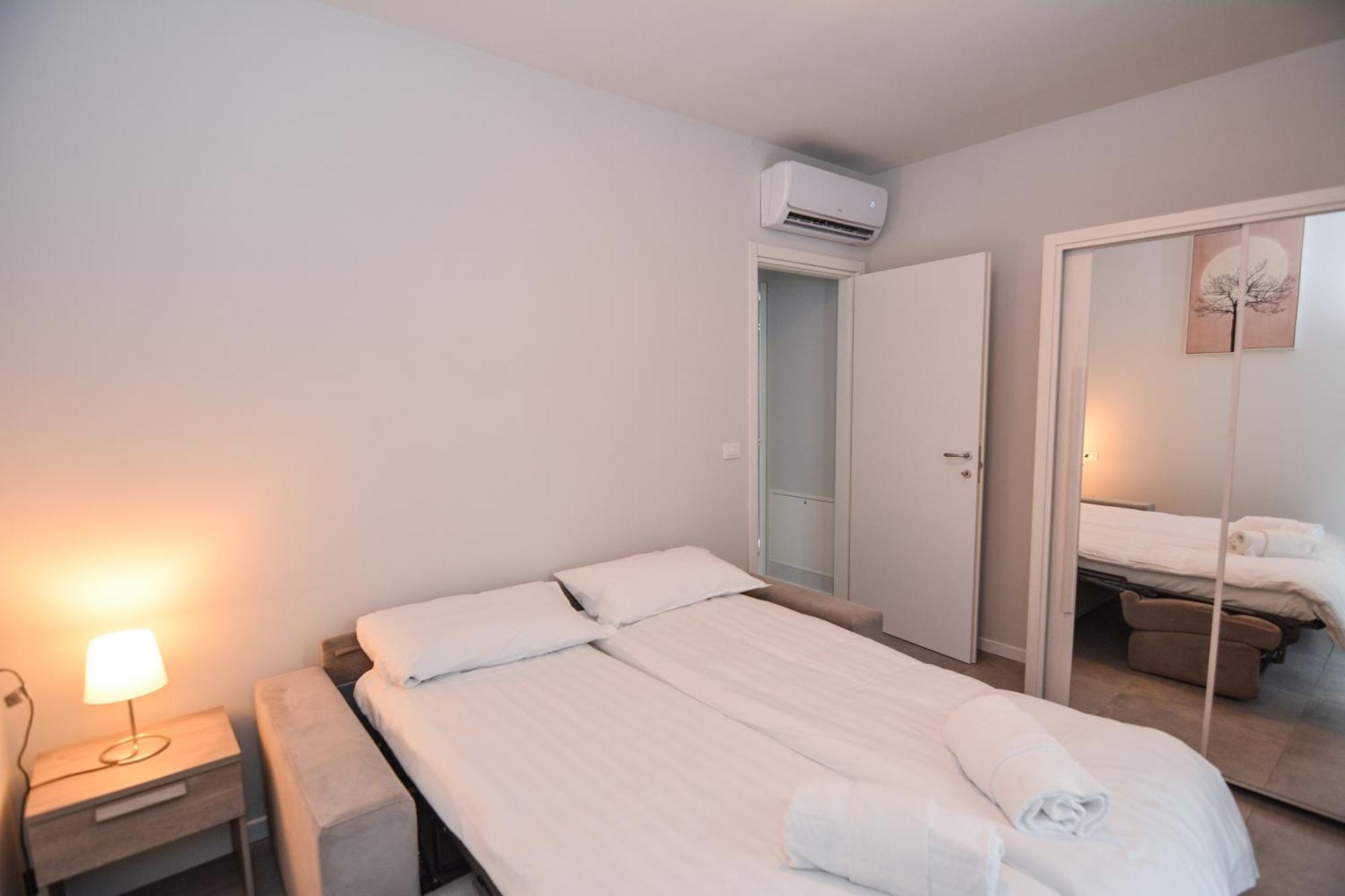 Sunset Lodge - Enjoy Holiday Garda  Buitenkant foto