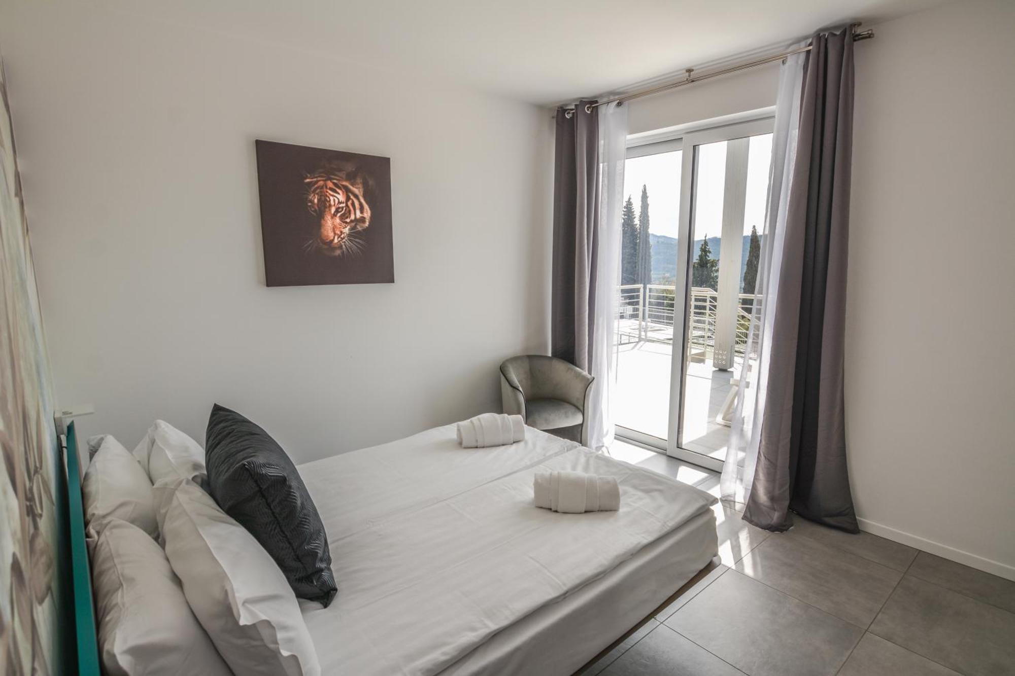 Sunset Lodge - Enjoy Holiday Garda  Buitenkant foto